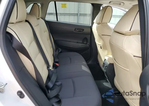 2024 Toyota Corolla Cross Le z USA, uszkodzony, nr VIN 7MUBAABG3RV081629